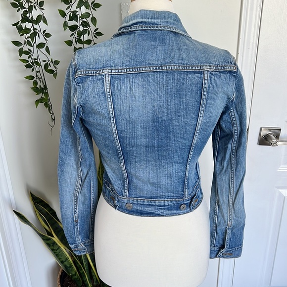 Levi’s Denim Jacket Sz S Mid Wash Blue Colour Pockets and Buttons Vintage - Picture 3 of 11